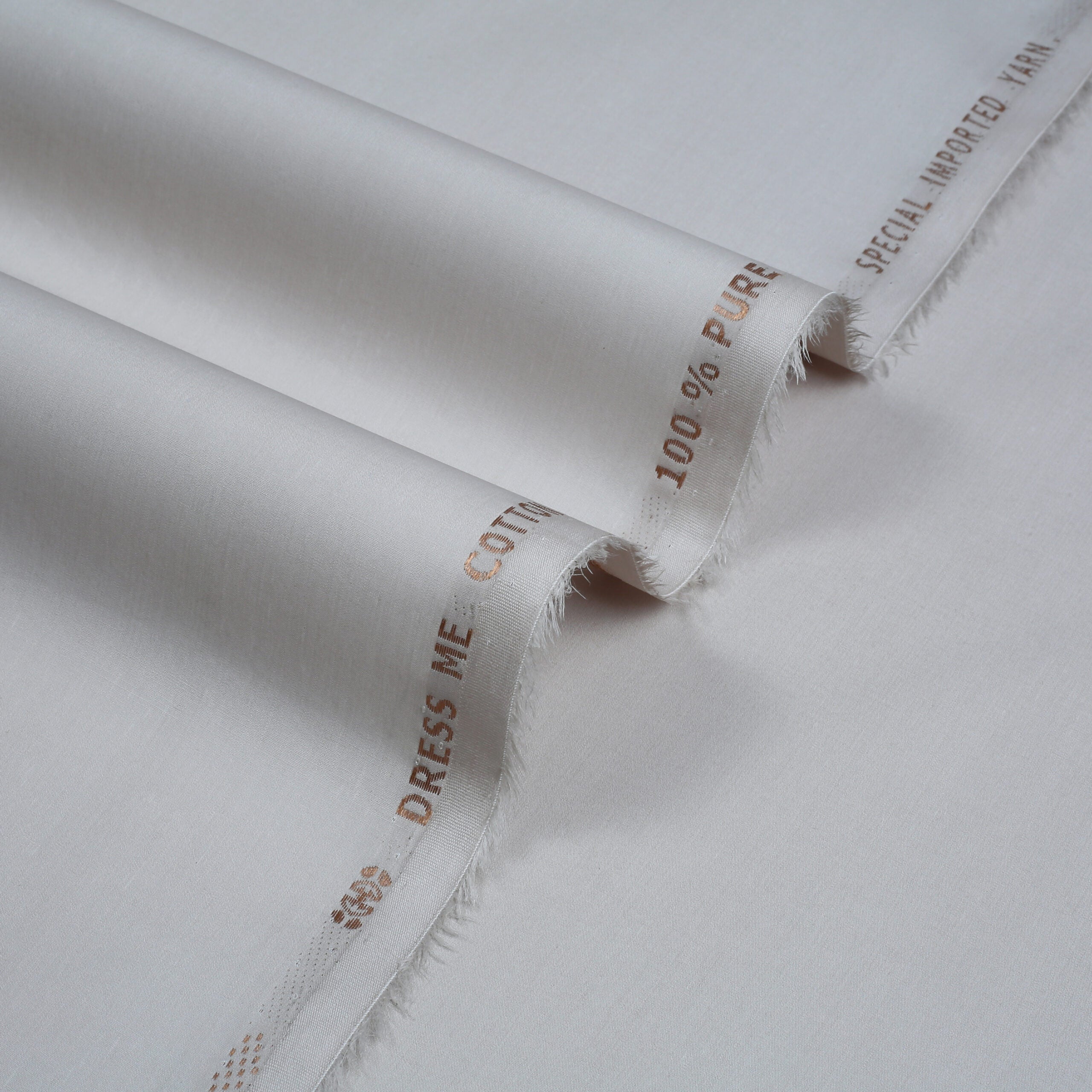 مجھے کاٹن کے کپڑے پہناؤ