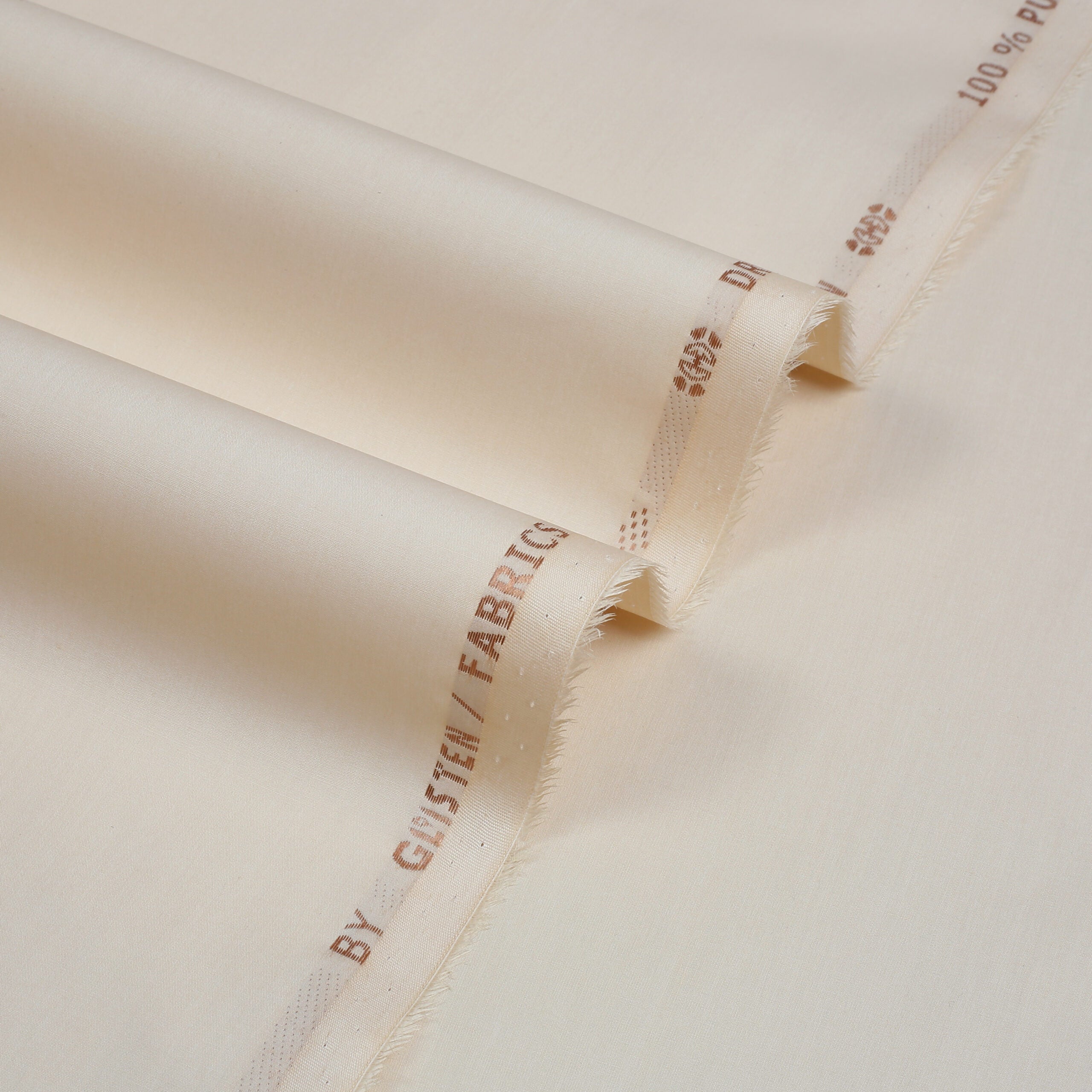 مجھے کاٹن کے کپڑے پہناؤ