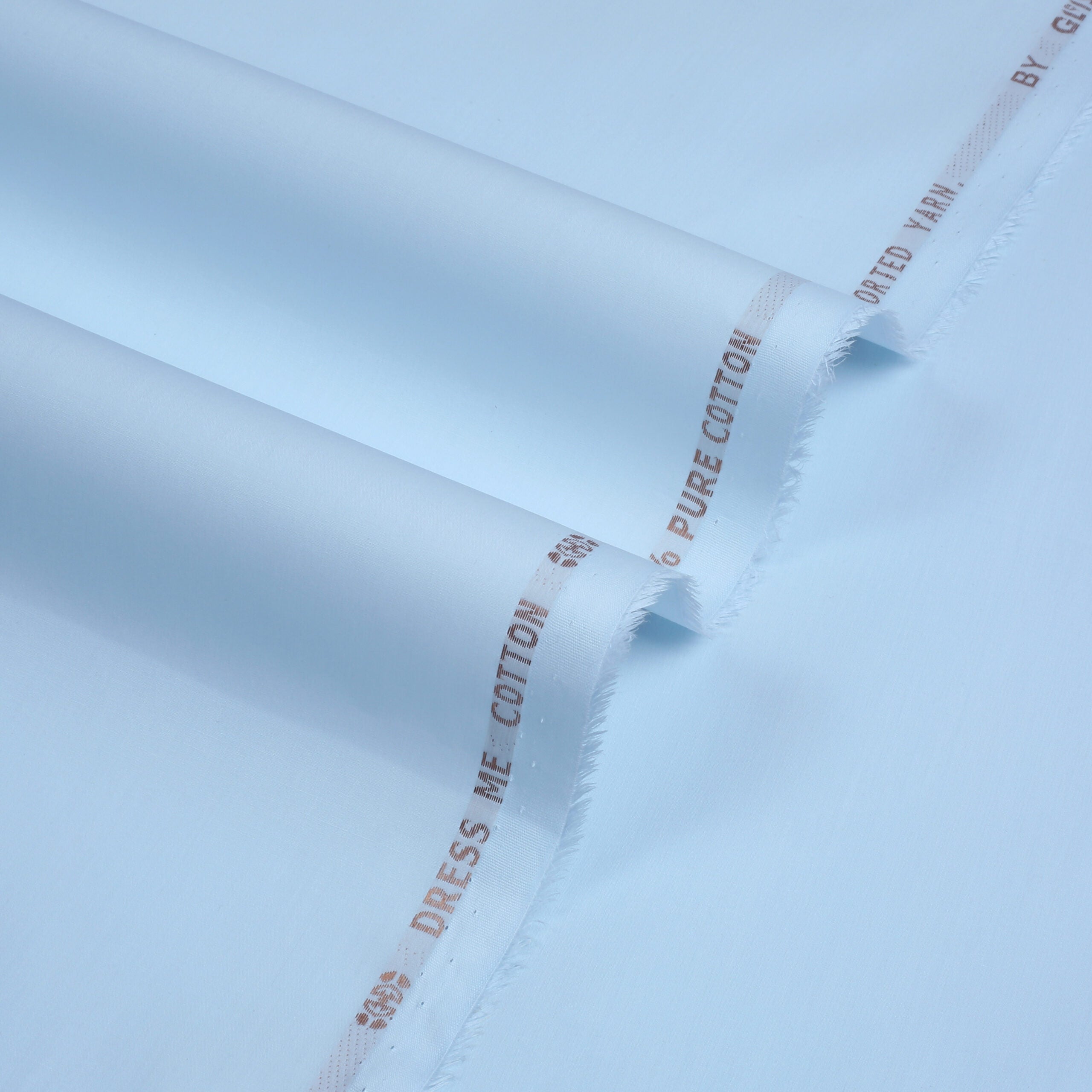 مجھے کاٹن کے کپڑے پہناؤ