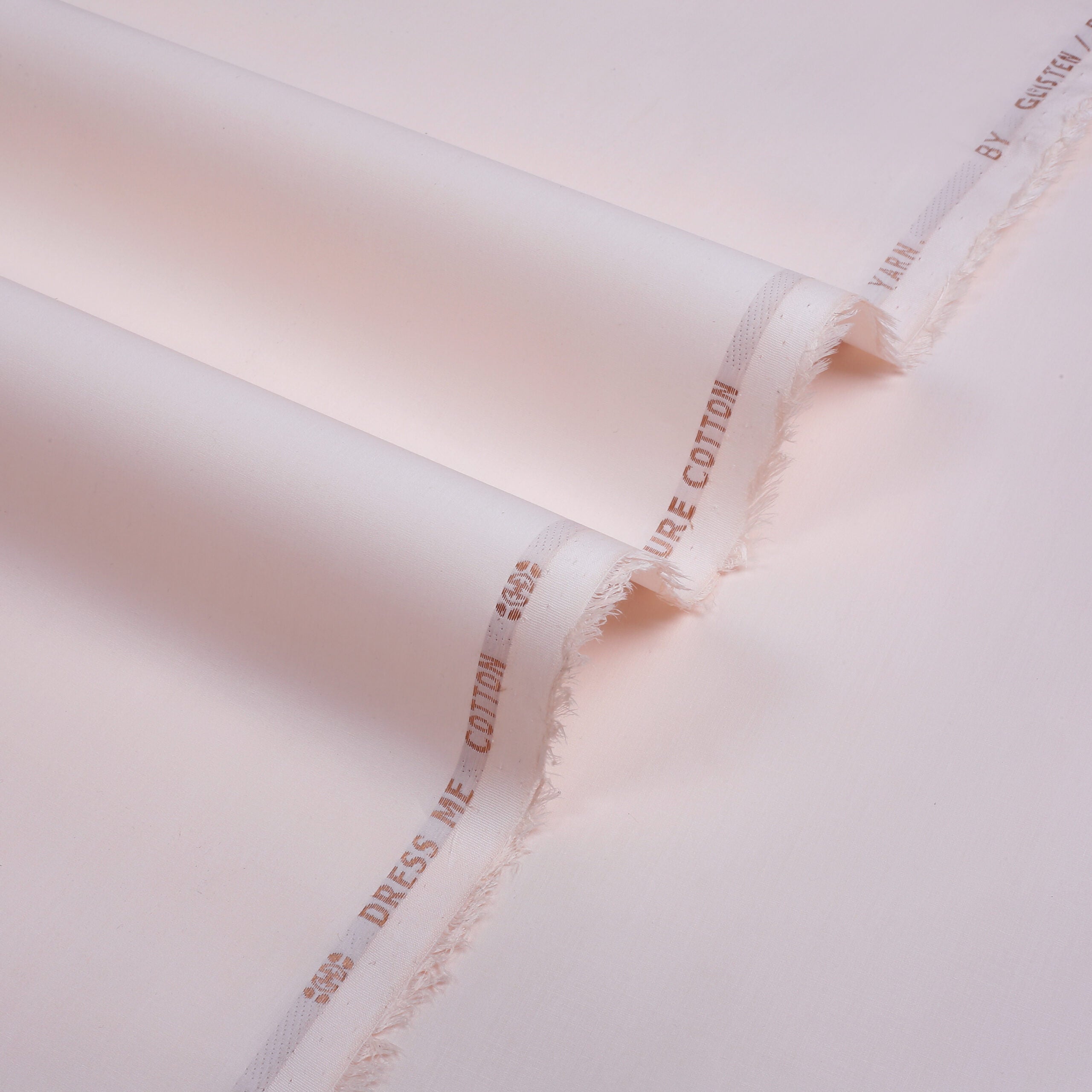 مجھے کاٹن کے کپڑے پہناؤ