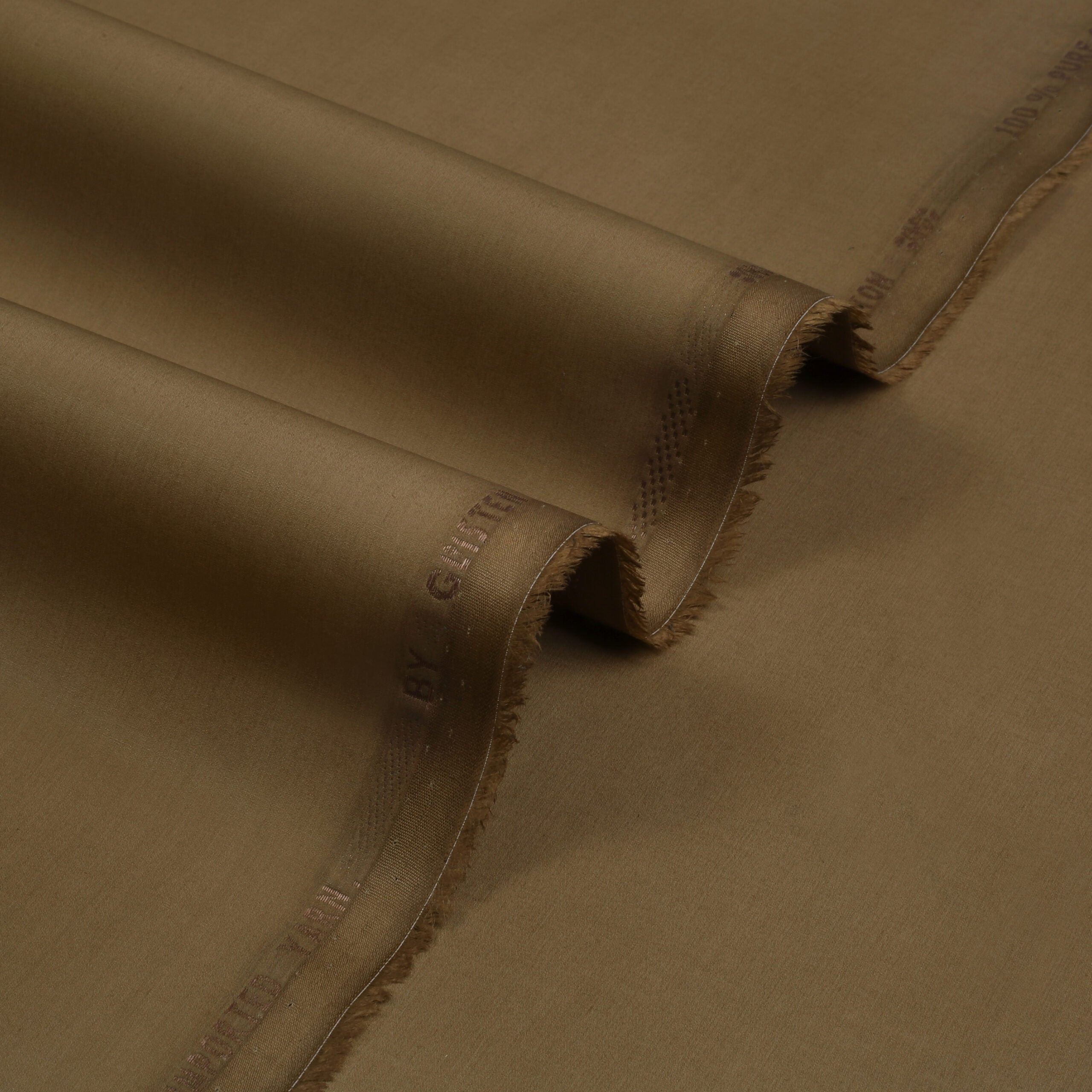 مجھے کاٹن کے کپڑے پہناؤ