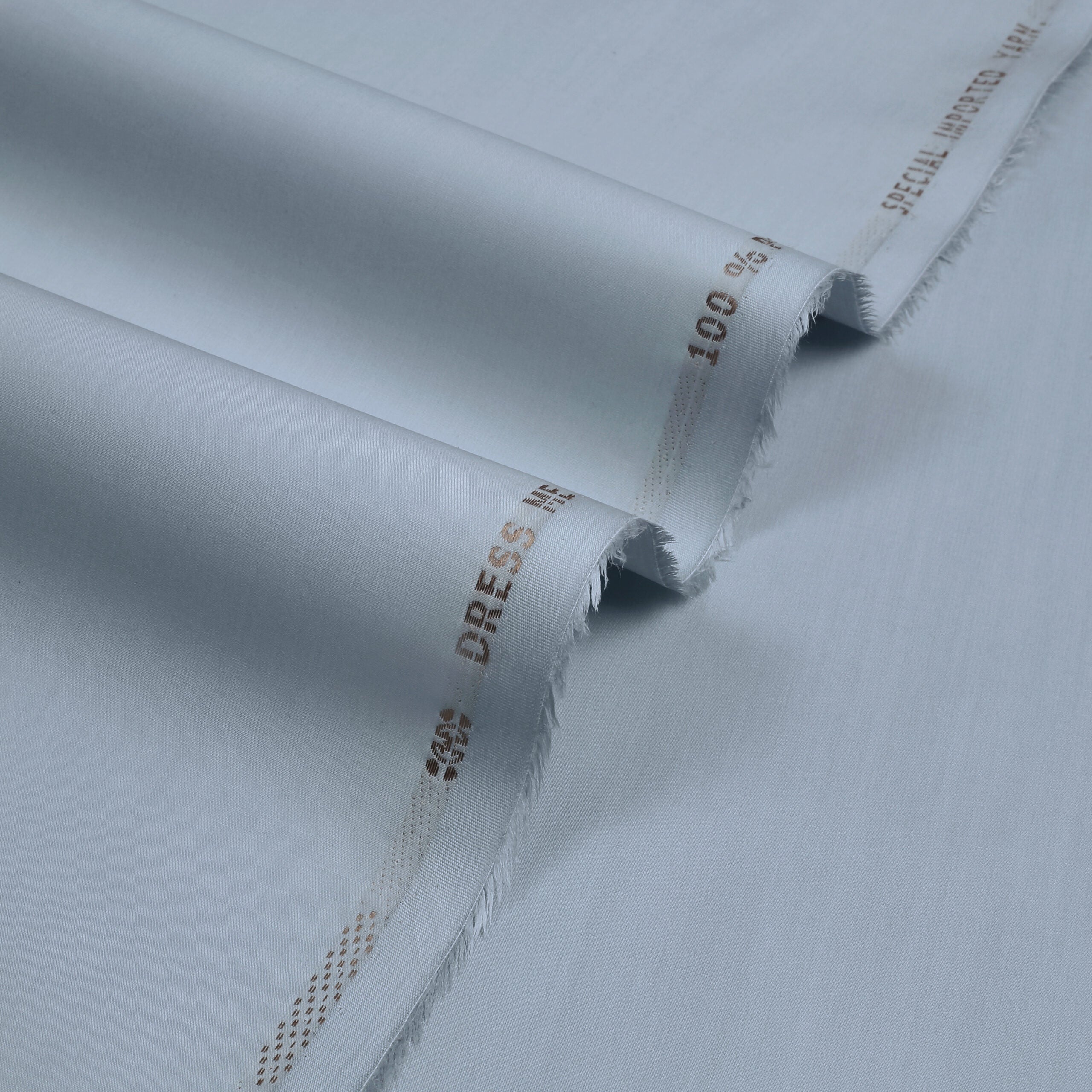 مجھے کاٹن کے کپڑے پہناؤ