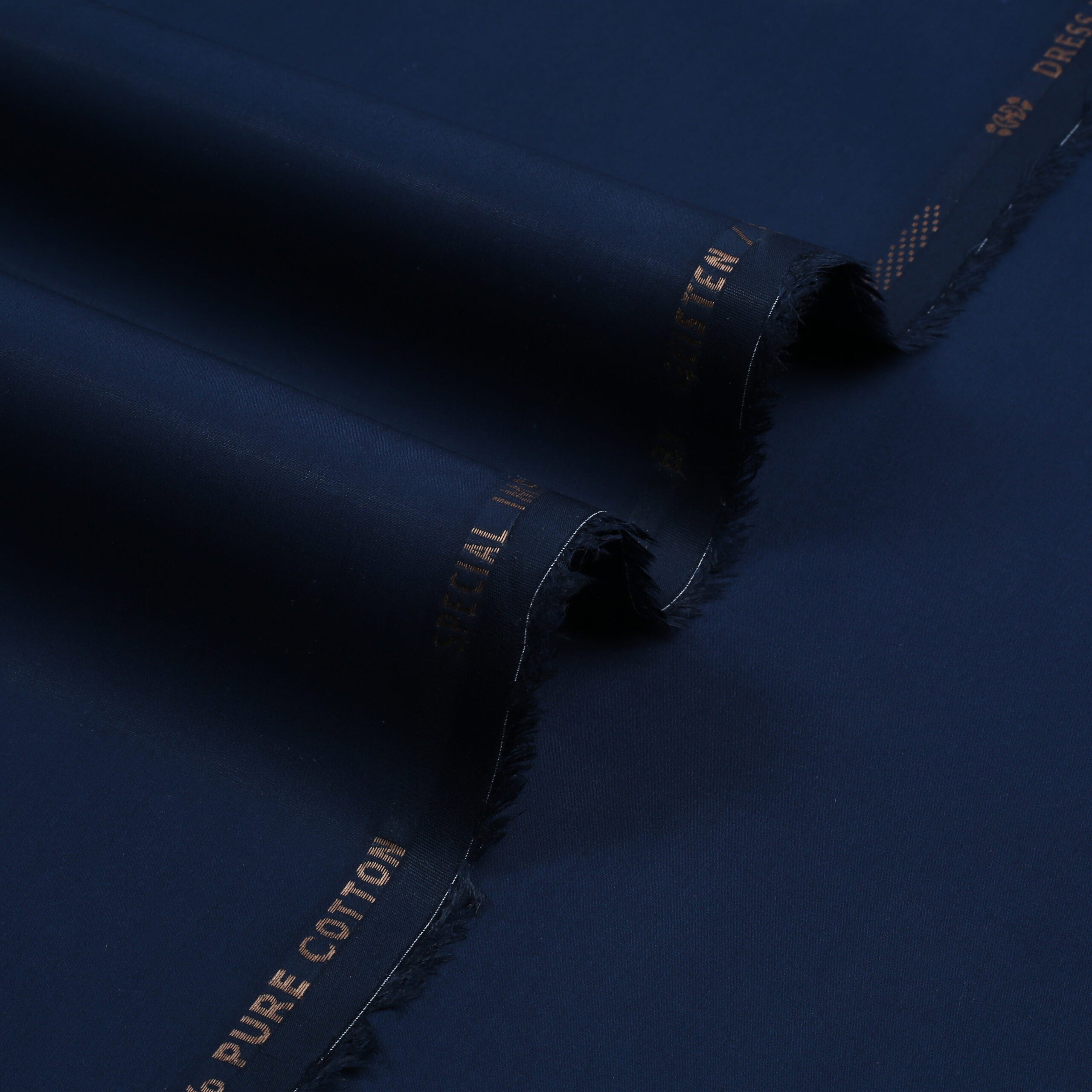 مجھے کاٹن کے کپڑے پہناؤ